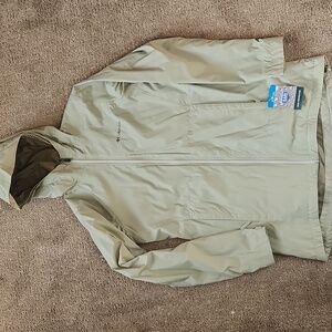 Columbia Women's Light Sage Green Hooded Rain Jacket